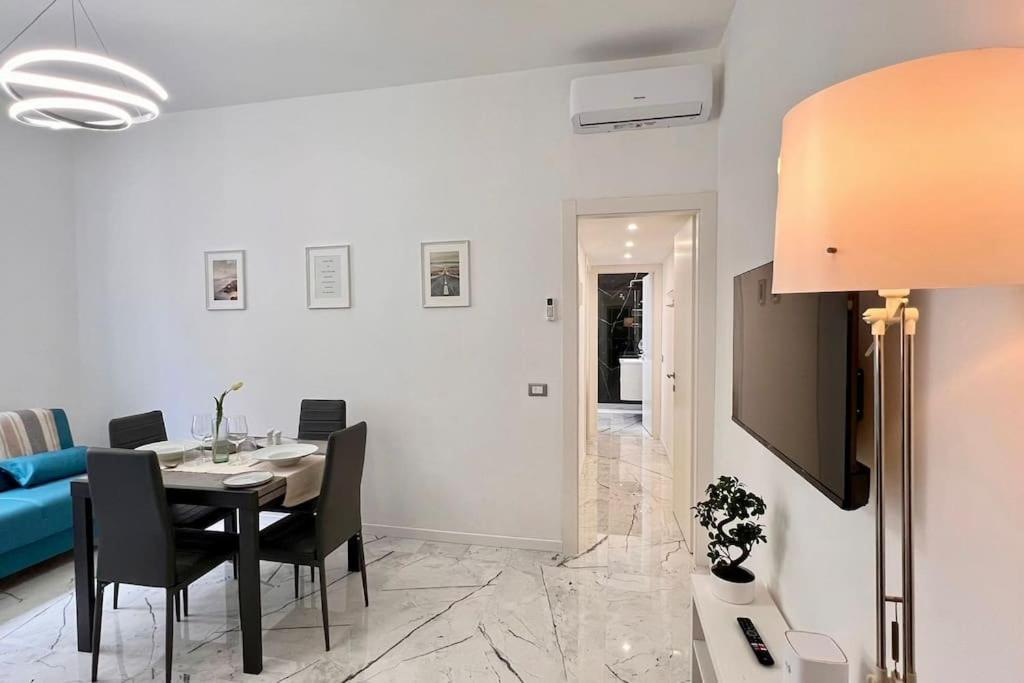 Urban House - Modern Flat Navigli Milan Center Appartement Buitenkant foto