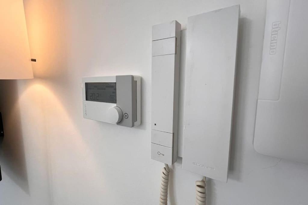 Urban House - Modern Flat Navigli Milan Center Appartement Buitenkant foto