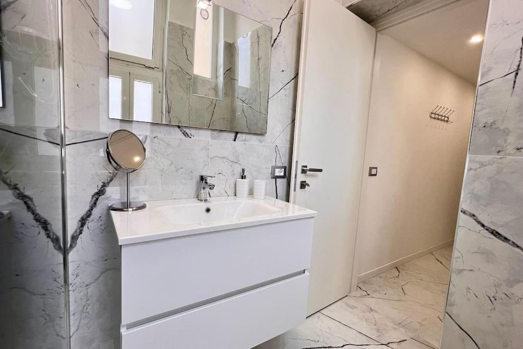 Urban House - Modern Flat Navigli Milan Center Appartement Buitenkant foto