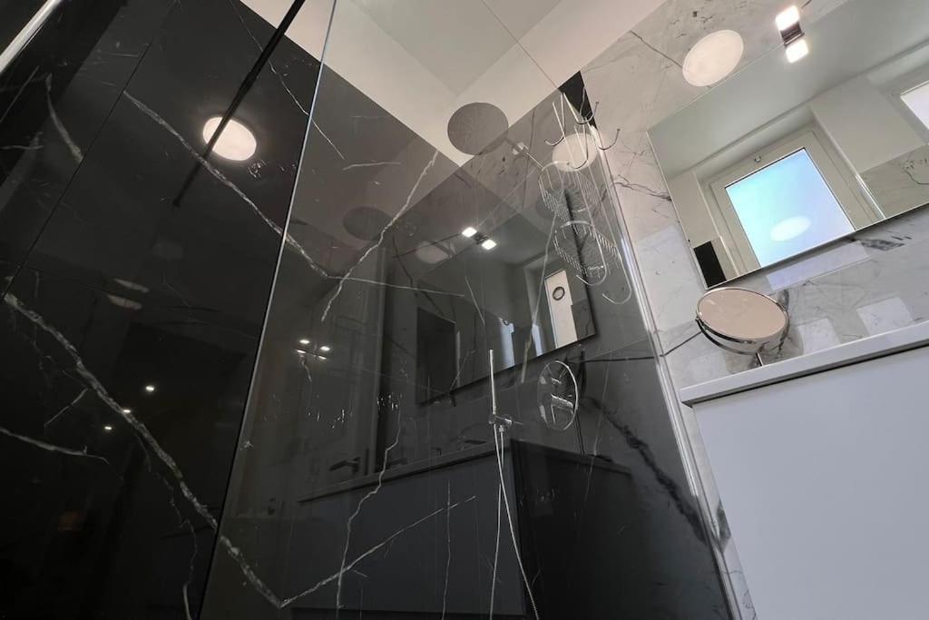 Urban House - Modern Flat Navigli Milan Center Appartement Buitenkant foto