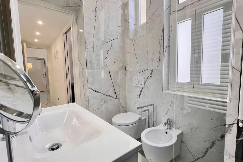 Urban House - Modern Flat Navigli Milan Center Appartement Buitenkant foto